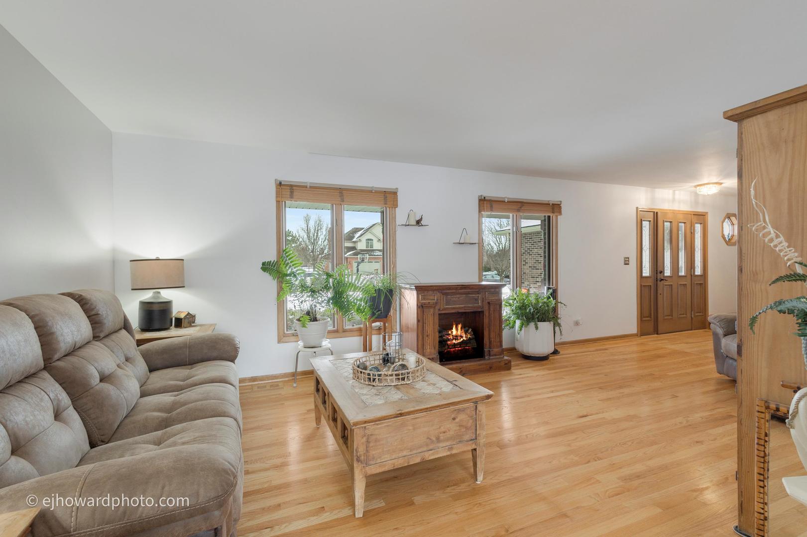 2821 Abbington Drive