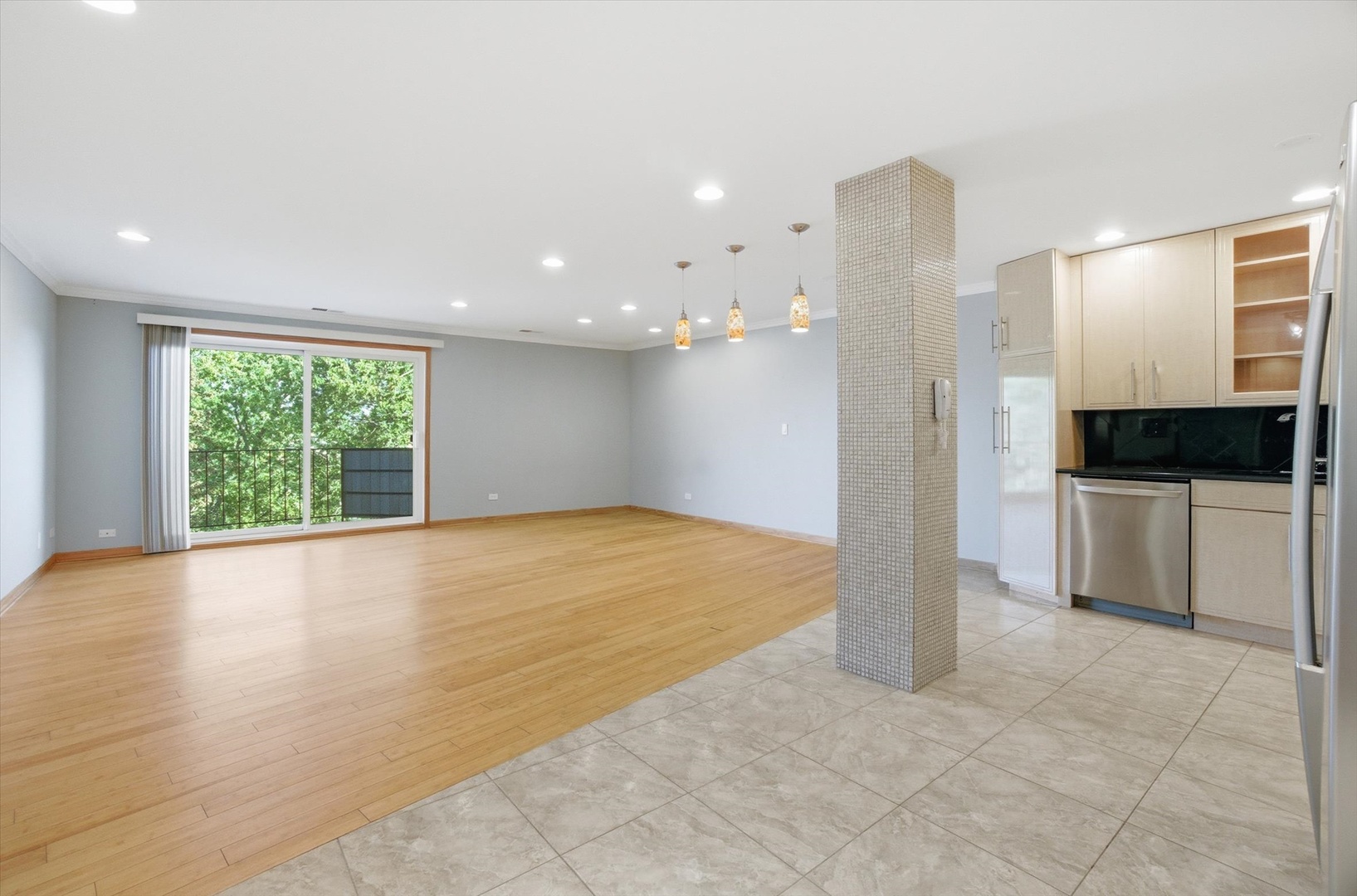 1275 E Baldwin Lane 504