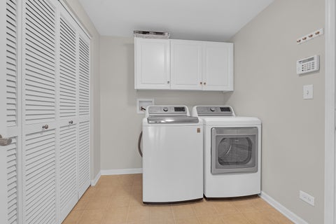 Tiny photo for 353 N Commerce Street, Aurora, IL 60504 (MLS # 12676067)