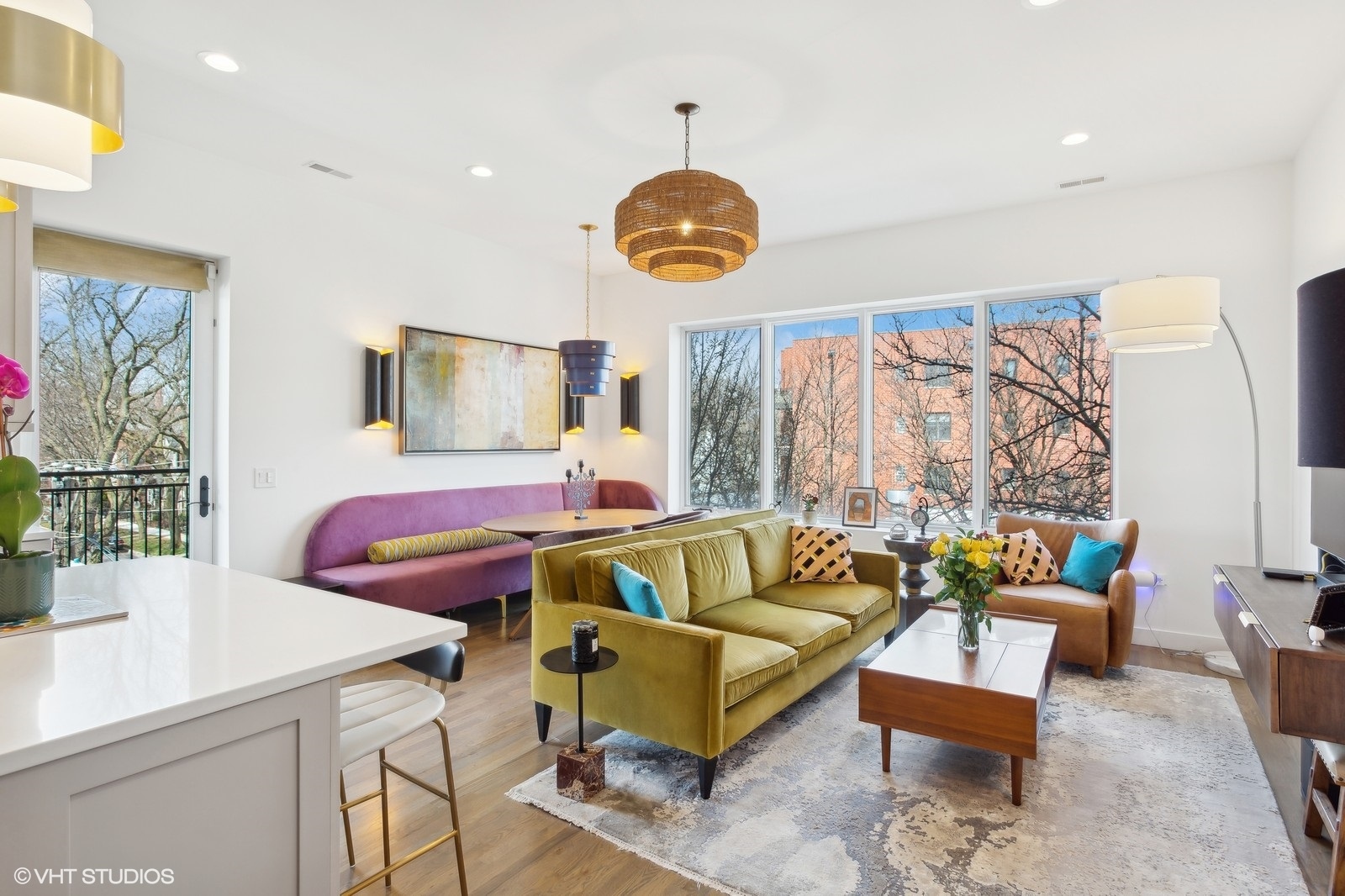 2505 W Carmen Avenue 303