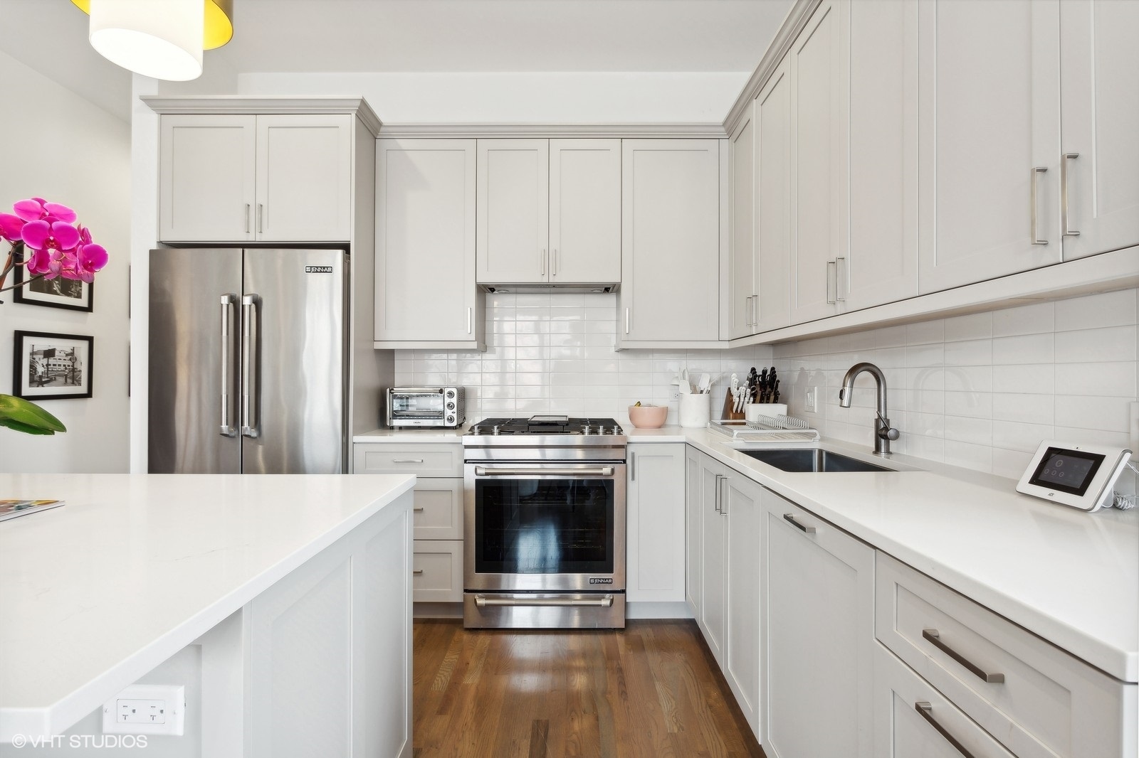 2505 W Carmen Avenue 303