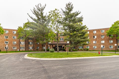 Photo of 1475 REBECCA Drive #422, Hoffman Estates, IL 60194 (MLS # 12640359)