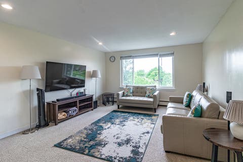 Tiny photo for 1475 REBECCA Drive #422, Hoffman Estates, IL 60194 (MLS # 12640359)