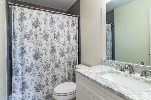 Tiny photo for 1475 REBECCA Drive #422, Hoffman Estates, IL 60194 (MLS # 12640359)