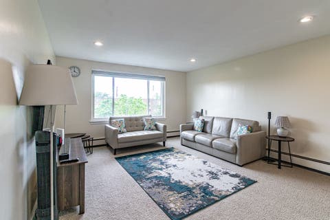 Tiny photo for 1475 REBECCA Drive #422, Hoffman Estates, IL 60194 (MLS # 12640359)