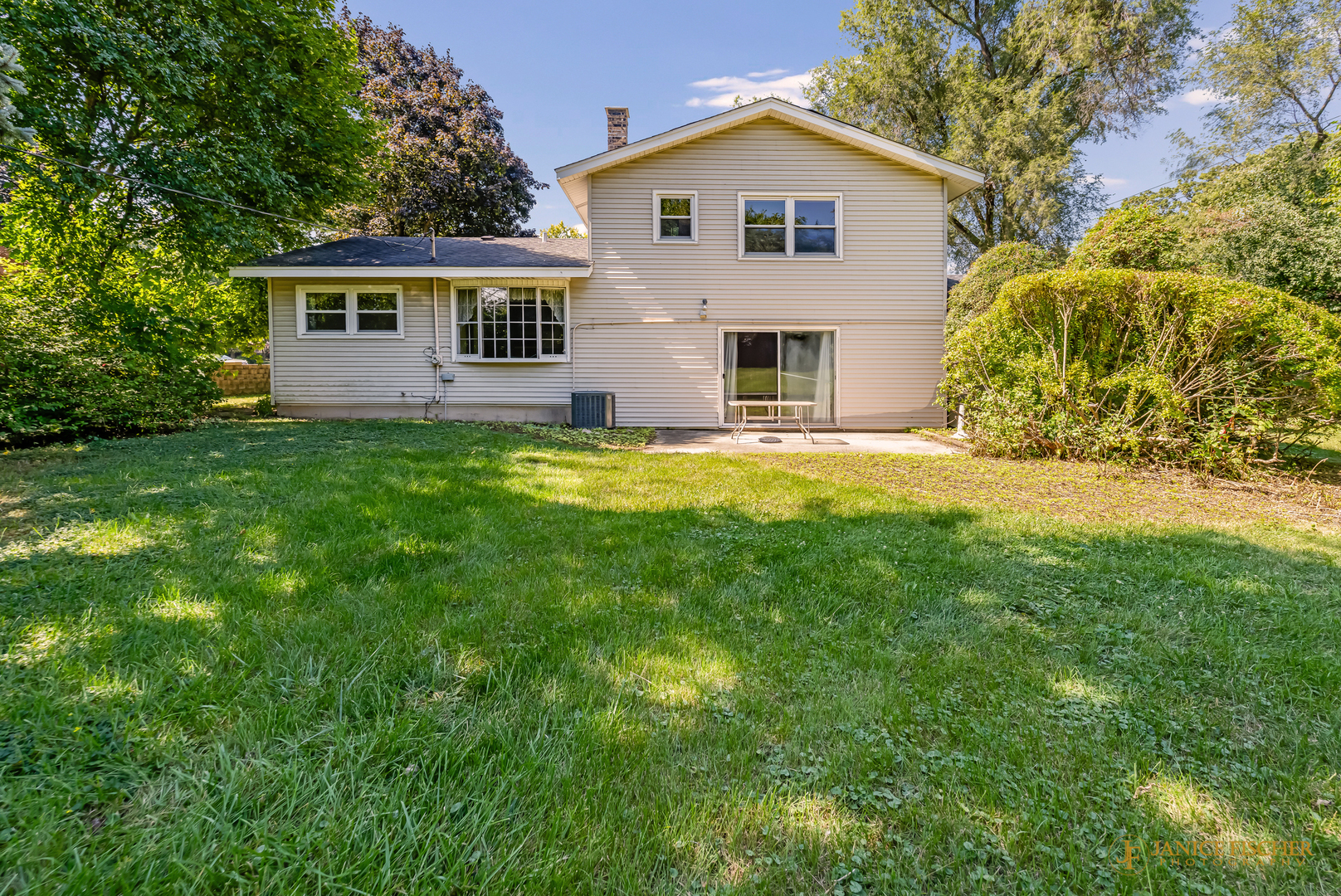 Crystal Lake, Illinois 60014, United States, 4 Bedrooms Bedrooms, ,3 BathroomsBathrooms,Residential,Contingent,212361