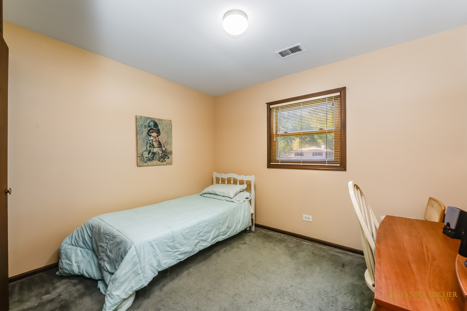 Crystal Lake, Illinois 60014, United States, 4 Bedrooms Bedrooms, ,3 BathroomsBathrooms,Residential,Contingent,212361