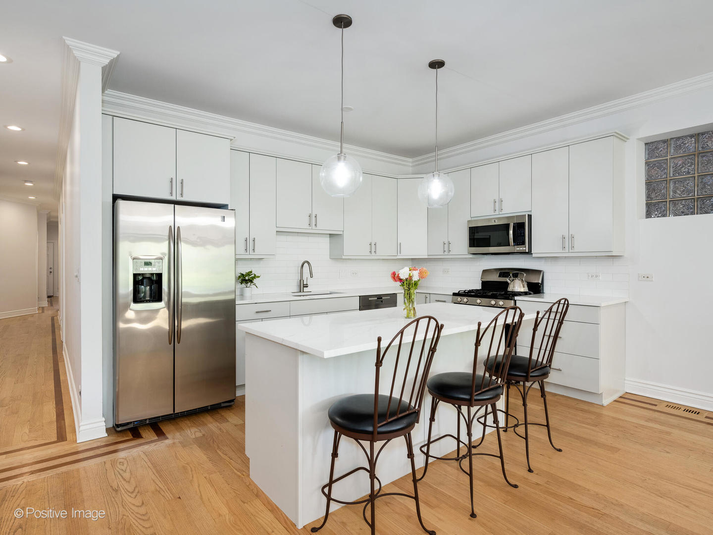 3923 N ASHLAND Avenue 201