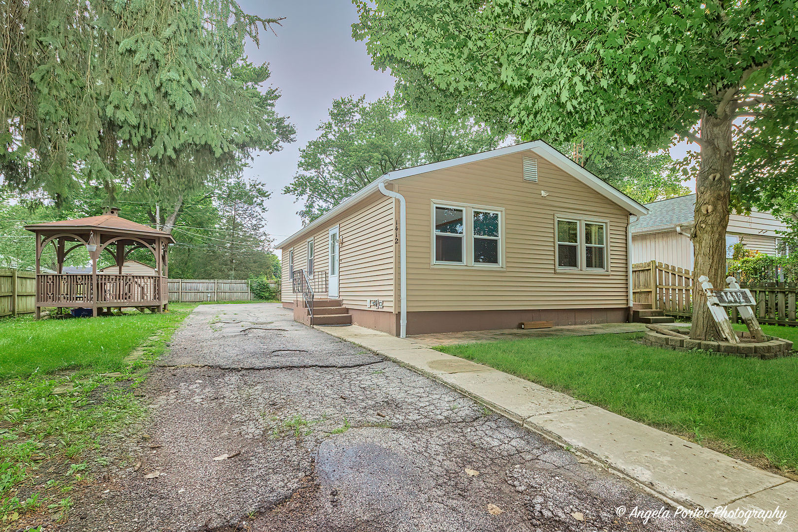 View Round Lake Beach, IL 60073 house