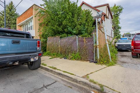 4324 W Division Street Chicago IL 60651