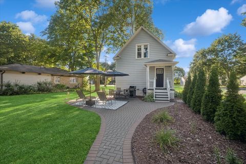 Tiny photo for 604 S Van Buren Street, Batavia, IL 60510 (MLS # 12477529)