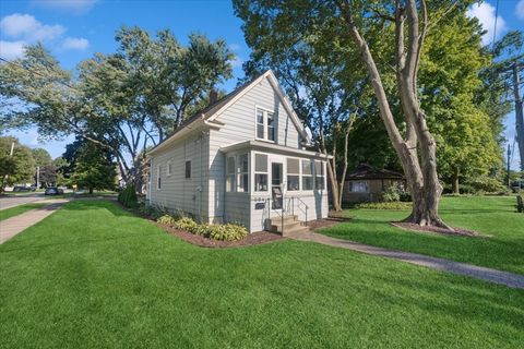 Tiny photo for 604 S Van Buren Street, Batavia, IL 60510 (MLS # 12477529)