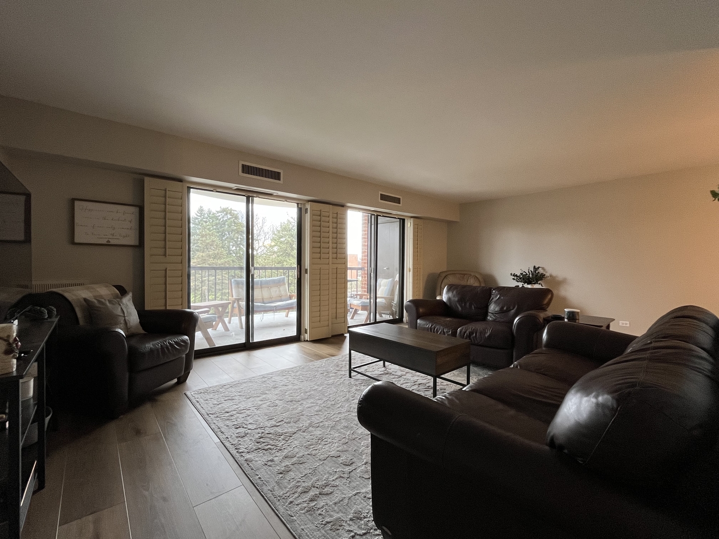 1405 E Central Road 305A