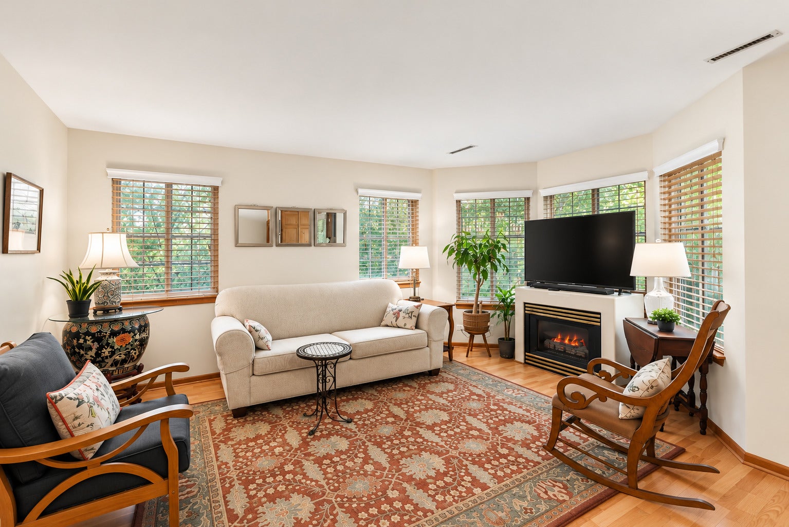 267 W Treehouse Lane