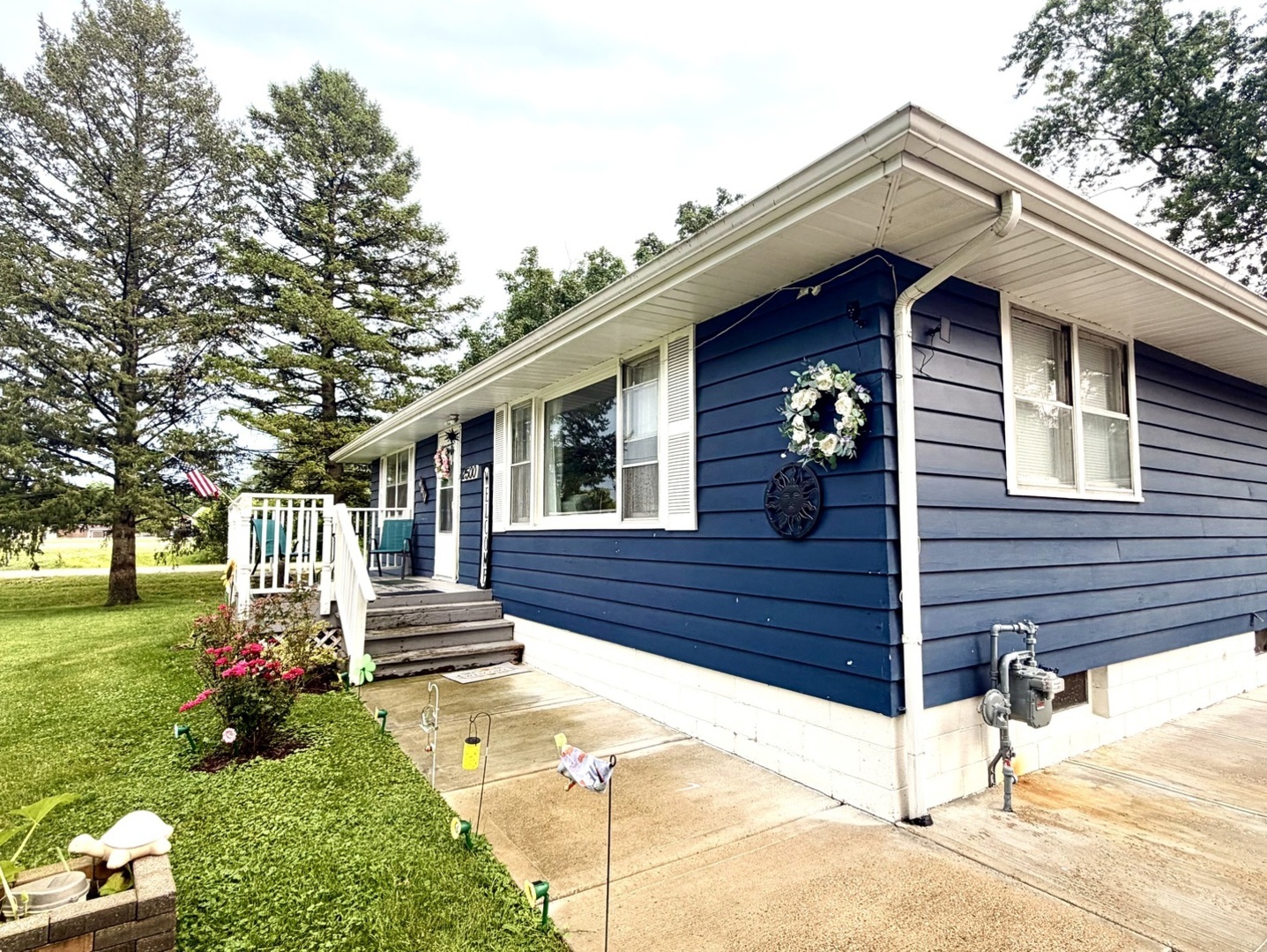 2500 Golfview Street