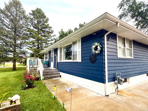 Tiny photo for 2500 Golfview Street, Joliet, IL 60435 (MLS # 12695275)