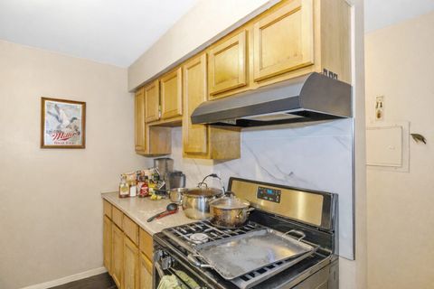 Tiny photo for 1180 Meadow Lane #6-306, Hoffman Estates, IL 60169 (MLS # 12589472)