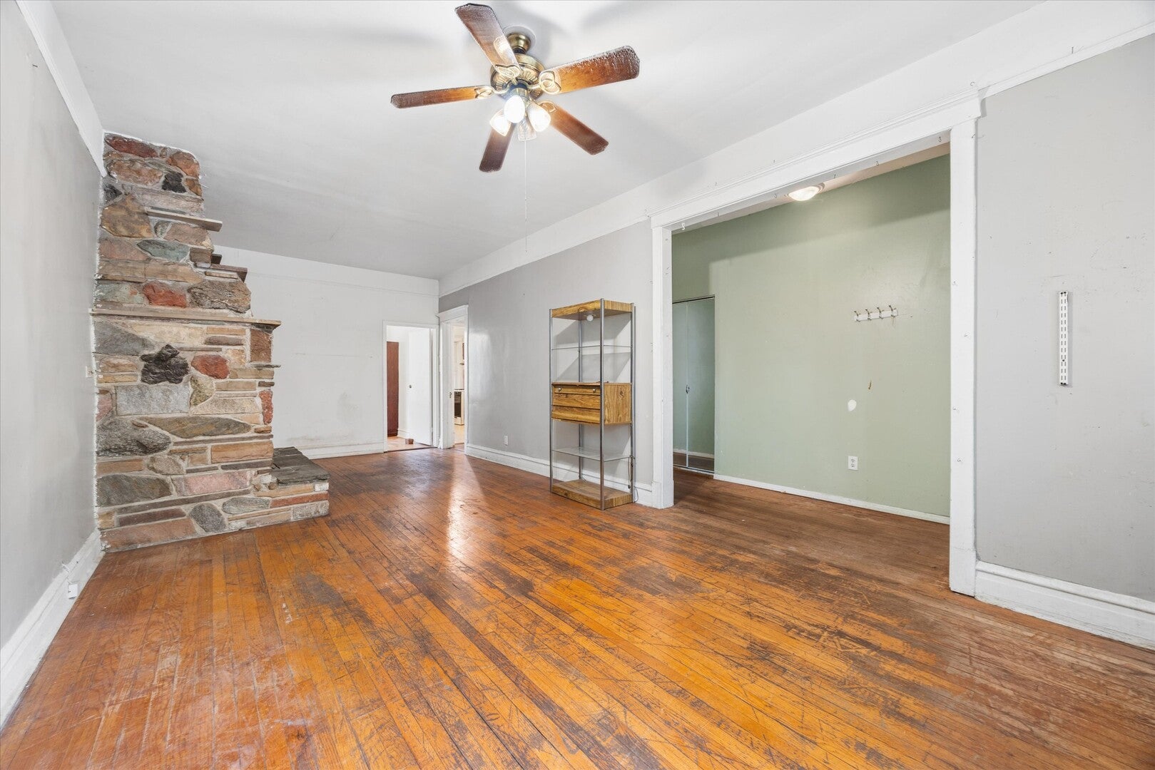 1946 W Armitage Avenue