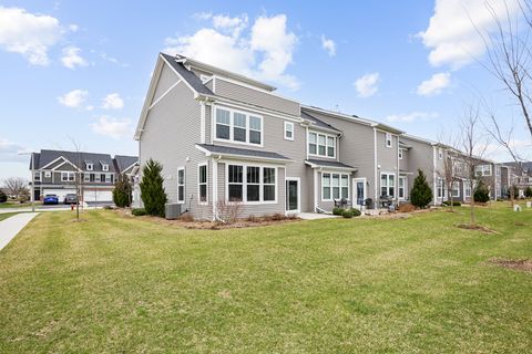 Tiny photo for 470 Watercress Drive, Aurora, IL 60504 (MLS # 12570258)
