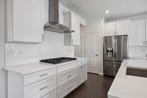 Tiny photo for 470 Watercress Drive, Aurora, IL 60504 (MLS # 12570258)