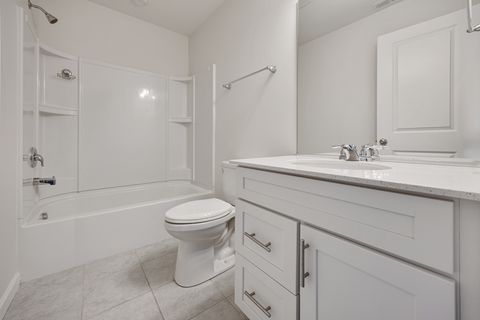 Tiny photo for 470 Watercress Drive, Aurora, IL 60504 (MLS # 12570258)