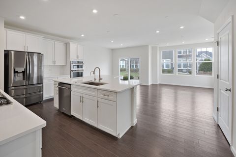 Tiny photo for 470 Watercress Drive, Aurora, IL 60504 (MLS # 12570258)