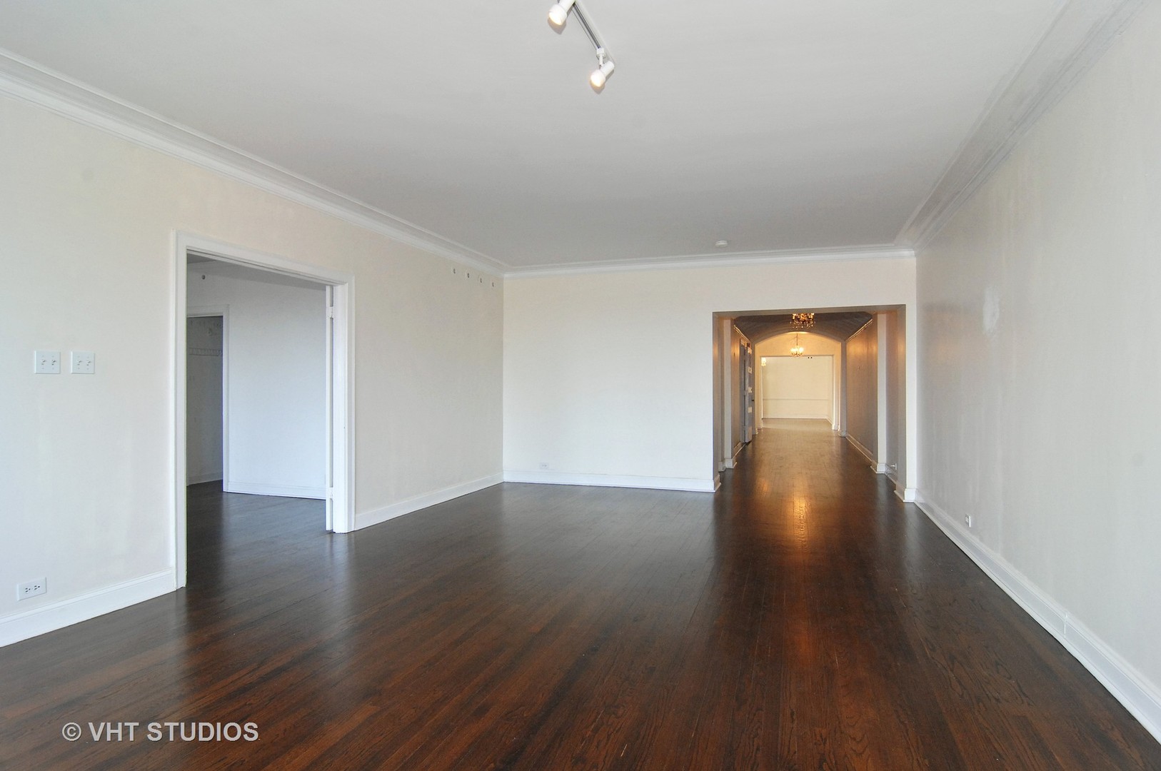 2130 N Lincoln Park West Avenue 5S