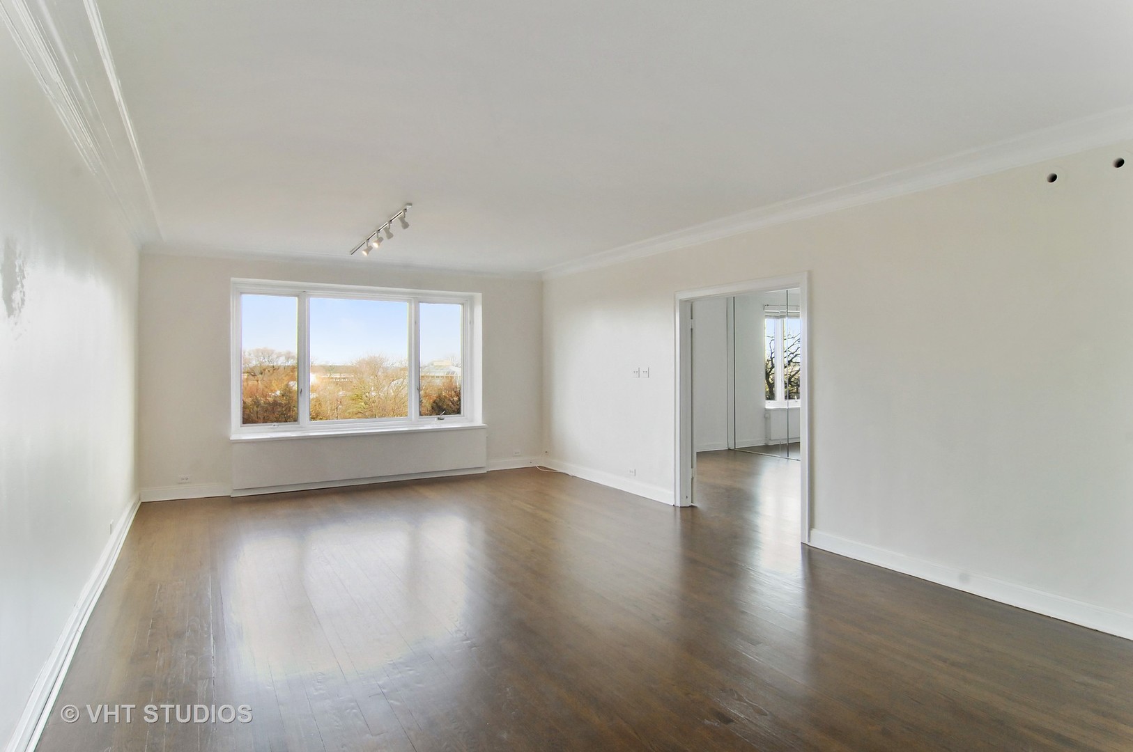 2130 N Lincoln Park West Avenue 5S