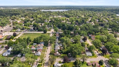 Single Family Residence in Mundelein IL 164 Garfield Avenue 26.jpg