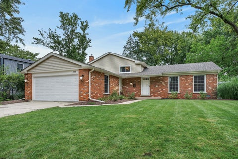 Photo of 352 Berry Drive, Naperville, IL 60540 (MLS # 12765421)