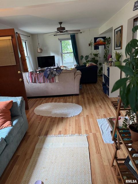 Tiny photo for 1010 W Walkup Avenue, Carbondale, IL 62901 (MLS # EB460278)