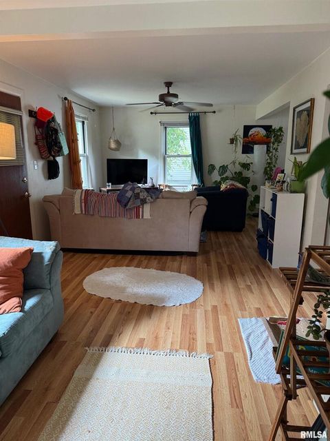 Tiny photo for 1010 W Walkup Avenue, Carbondale, IL 62901 (MLS # EB460278)