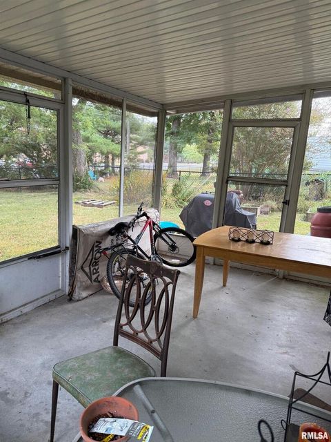 Tiny photo for 1010 W Walkup Avenue, Carbondale, IL 62901 (MLS # EB460278)