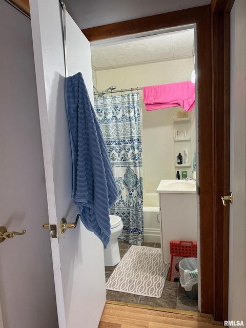 Tiny photo for 1010 W Walkup Avenue, Carbondale, IL 62901 (MLS # EB460278)