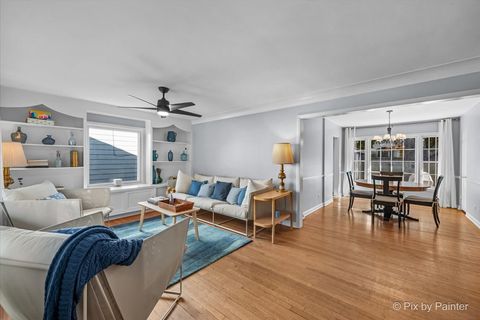 Tiny photo for 155 N Park Boulevard, Glen Ellyn, IL 60137 (MLS # 12511859)