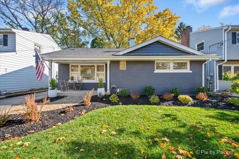 Tiny photo for 155 N Park Boulevard, Glen Ellyn, IL 60137 (MLS # 12511859)