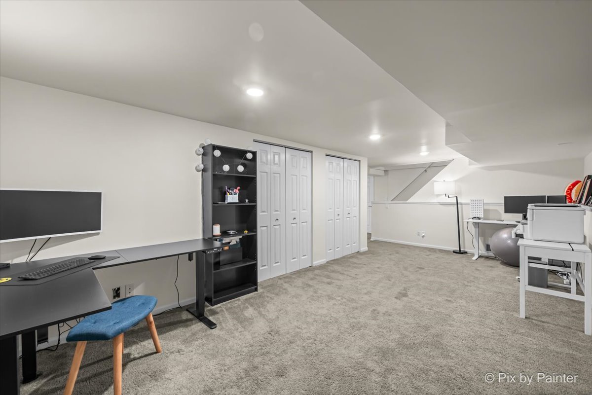 Glen Ellyn, Illinois 60137, United States, 2 Bedrooms Bedrooms, ,2 BathroomsBathrooms,Residential,Active,243343