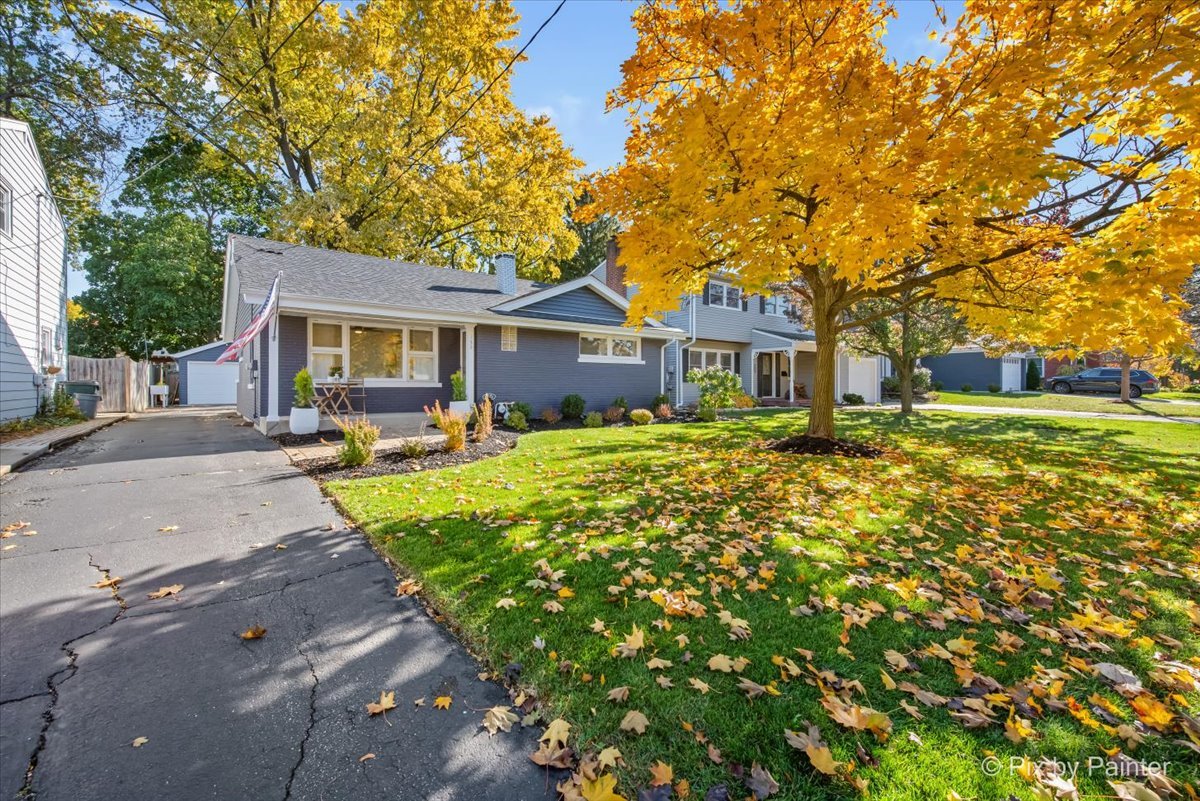 Glen Ellyn, Illinois 60137, United States, 2 Bedrooms Bedrooms, ,2 BathroomsBathrooms,Residential,Active,243343