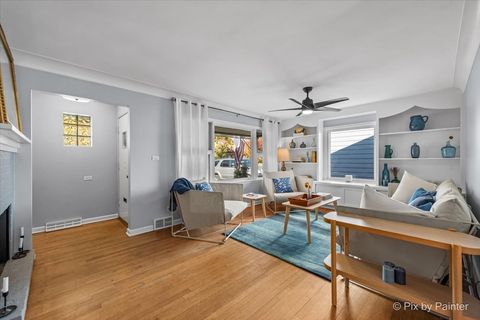 Tiny photo for 155 N Park Boulevard, Glen Ellyn, IL 60137 (MLS # 12511859)