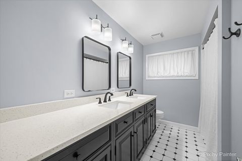 Tiny photo for 155 N Park Boulevard, Glen Ellyn, IL 60137 (MLS # 12511859)