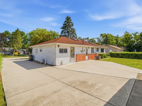 Tiny photo for 75 Maricopa Lane, Hoffman Estates, IL 60169 (MLS # 12715803)