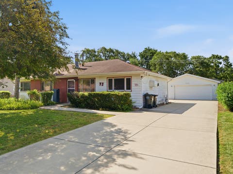 Tiny photo for 75 Maricopa Lane, Hoffman Estates, IL 60169 (MLS # 12715803)
