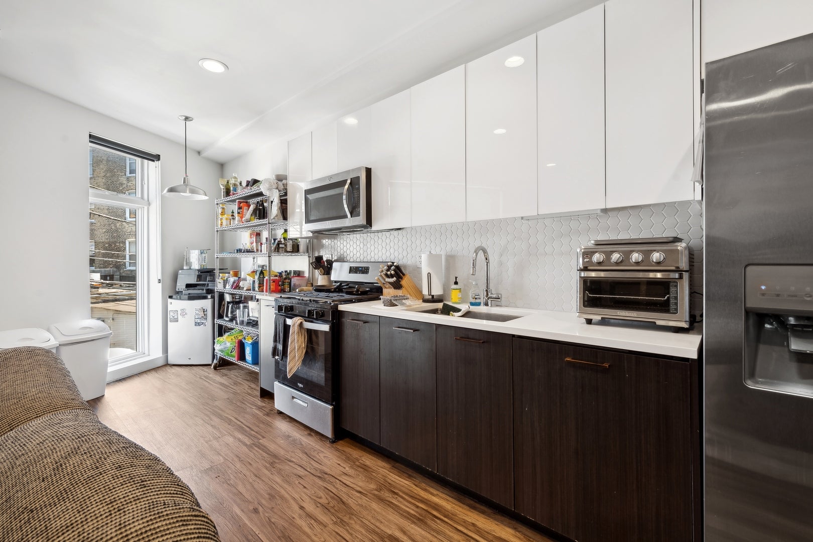 1045 W Cornelia Avenue 404