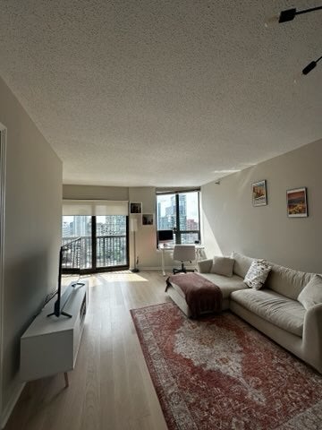 400 N La Salle Drive 2209