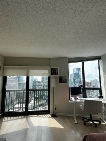 400 N La Salle Drive 2209