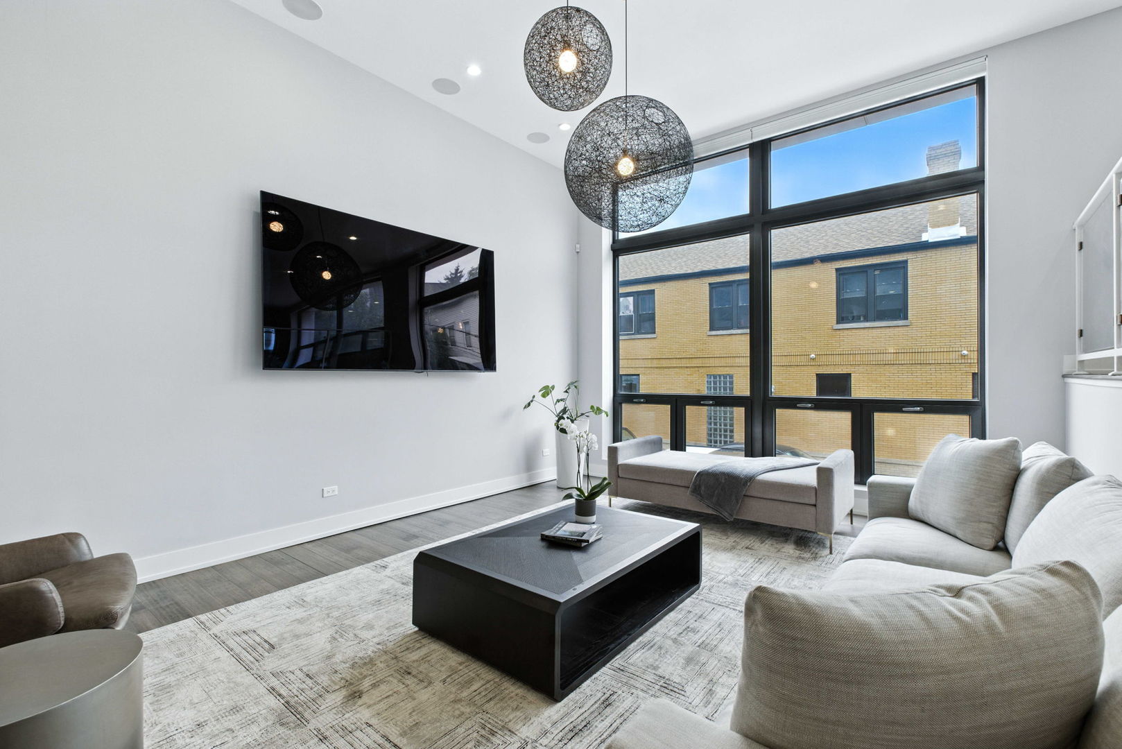 1555 W Fry Street 102