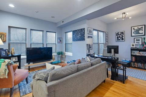 Tiny photo for 1628 W Juneway Terrace #2W, Chicago, IL 60626 (MLS # 12526164)