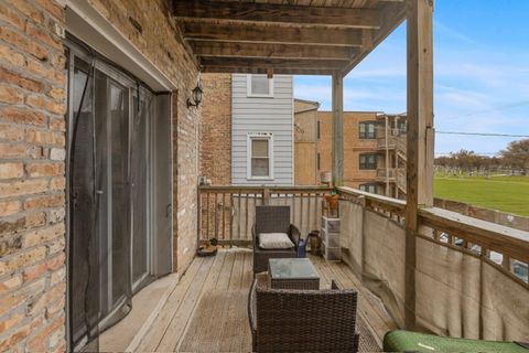 Tiny photo for 1628 W Juneway Terrace #2W, Chicago, IL 60626 (MLS # 12526164)