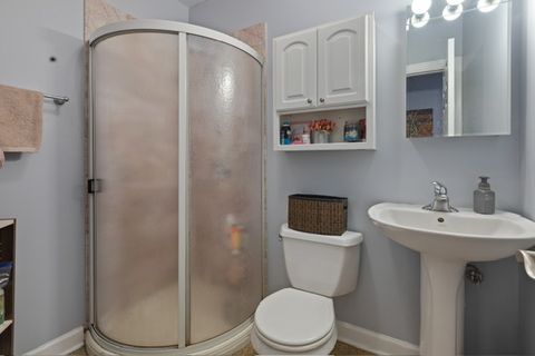 Tiny photo for 1628 W Juneway Terrace #2W, Chicago, IL 60626 (MLS # 12526164)