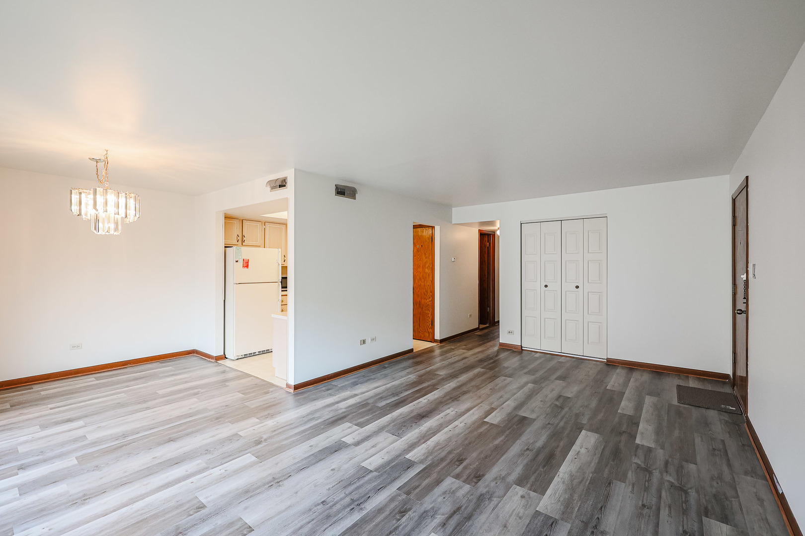 9111 S Roberts Road 7B